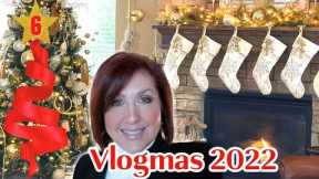 VLOGMAS 6 | 🎄Festive Christmas Fettuccine Alfredo, Holiday Nails & My Easy Gift Wrapping 🎁!