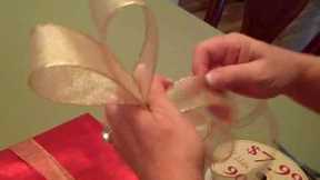 Easy Secrets To Make A Bow For Beautiful Gift Wrapping