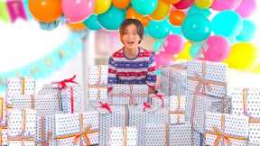 JoJo's 12 BIRTHDAY PRESENT OPENING special surprise 🎁
