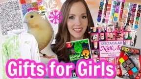 GIFTS FOR GIRLS | WHAT I GOT MY 11 YEAR OLD FOR CHRISTMAS | GIFT IDEAS | BEST GIFTS FOR GIRLS