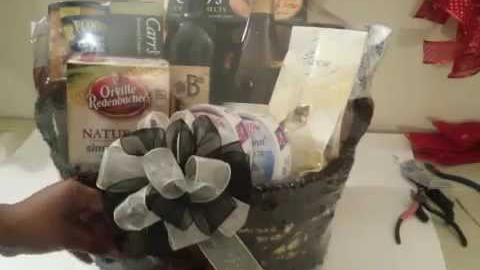 How to Make a Wine Basket