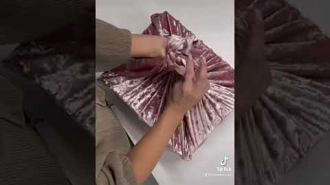GIFT-WRAPPING WITH FABRIC // Eco-Friendly Life DIY