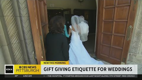 Proper etiquette to wedding gift-giving