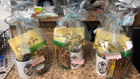 A1 Bakery Supplies Cellophane Bags For Baskets Cellophane Gift Bags For Wine Bottles, Small B Review