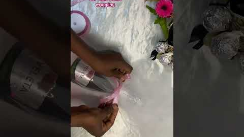 DIY WINE BOTTLE WRAPPING USING NET #giftshop  #giftmaker #giftpackaging #giftwrappingtechniques