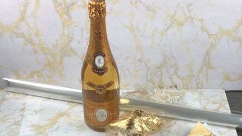 The perfect and easy way to wrap up a champagne bottle - Quick & Easy
